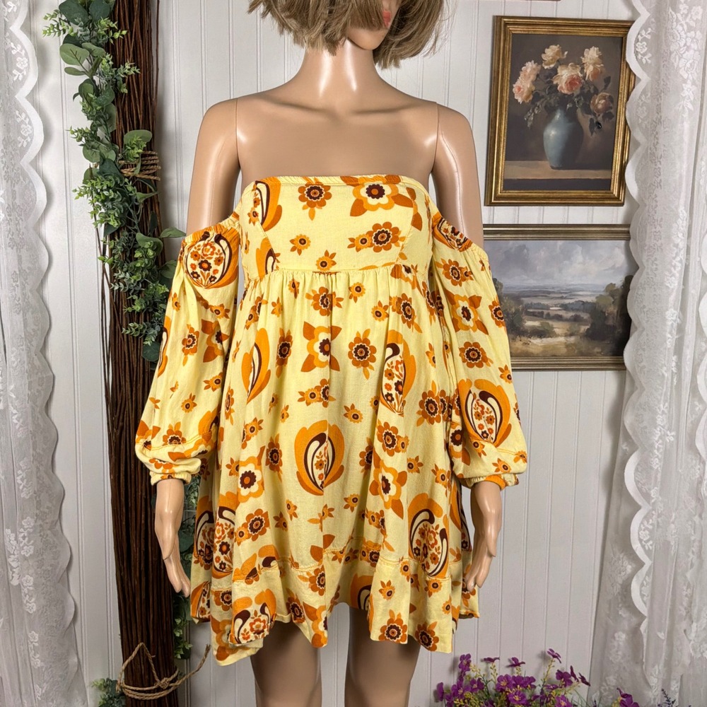 Urban Outfitters Mini Dress Womens Small Yellow Excellent 70s Floral Smocked